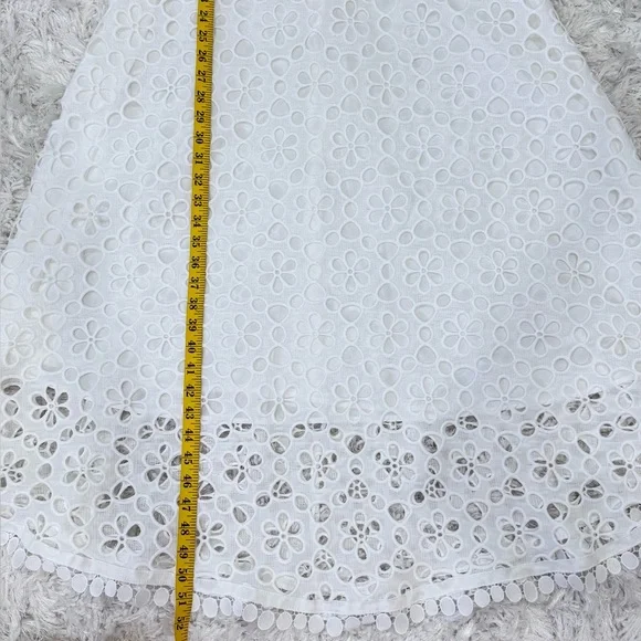 New 🦢 High-End White Embroidered Eyelet V-Neck Dress - Picture 14 of 17